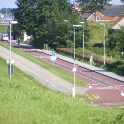 Noorddijk-Havendijk. Oprit (fietspad) naar sluis